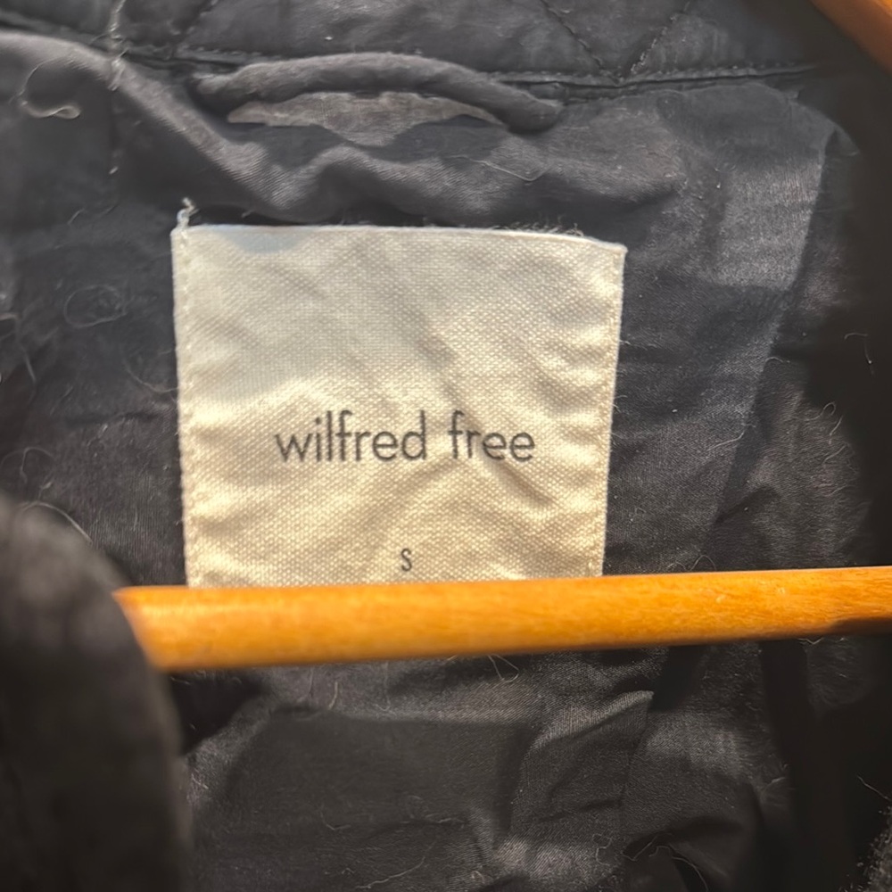 Wilfred Free Shacket - Picture 2 of 2